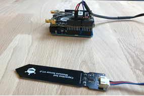Wireless Soil Moisture Probe with Helium and DFRobot