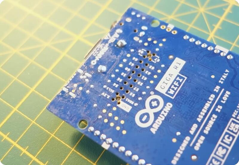 Arduino GIGA R1 WiFi 20-pin interfaces