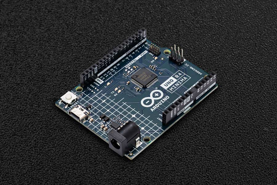 Board Overview of Arduino UNO R4 Minima Development Board