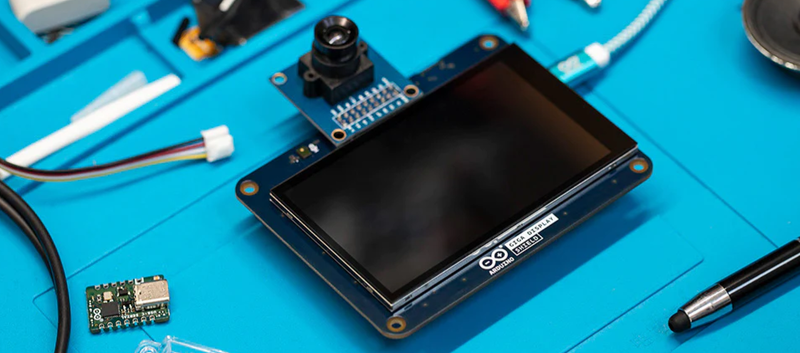 Connect The Arduino GIGA Display Shield and Camera